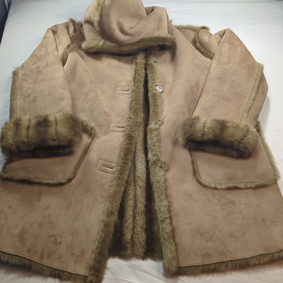 dennis basso Jackets & Blazers - Dennis Basso Women Brown‎ Tan Long Sleeve Fur Inner Shell Coat Faux Medium